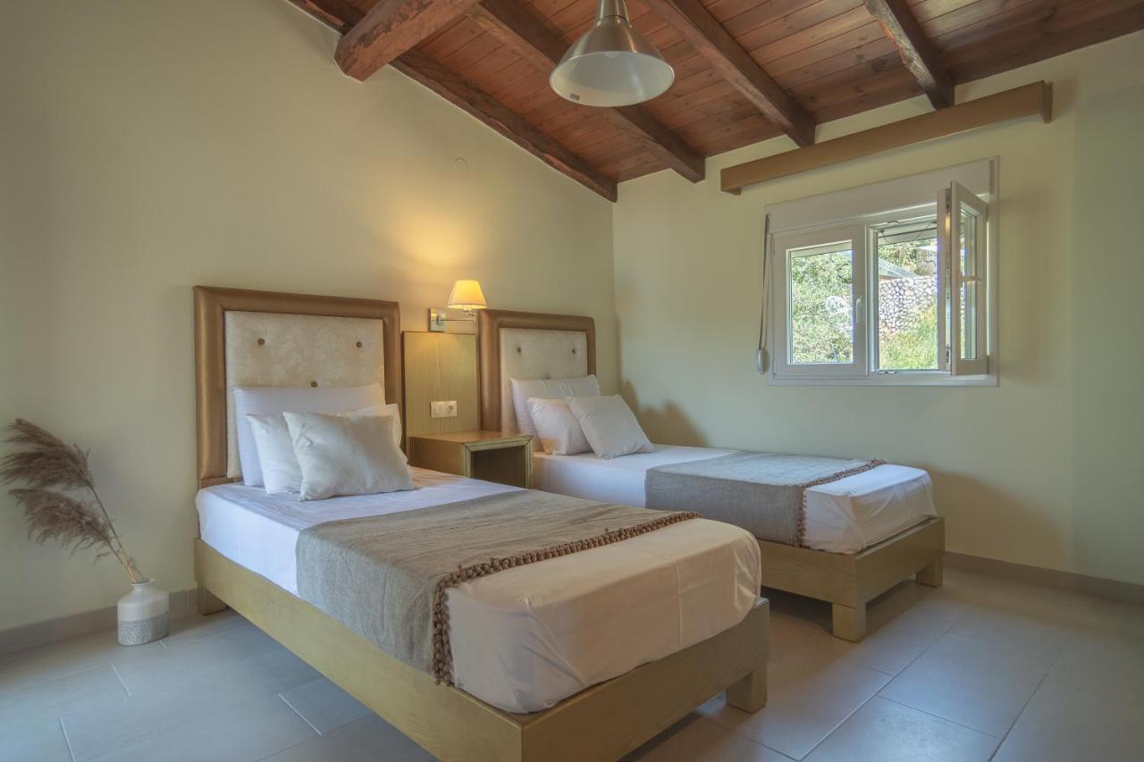 Villa Theodora View Apartments Afroditi Agios Georgios Pagon Bagian luar foto