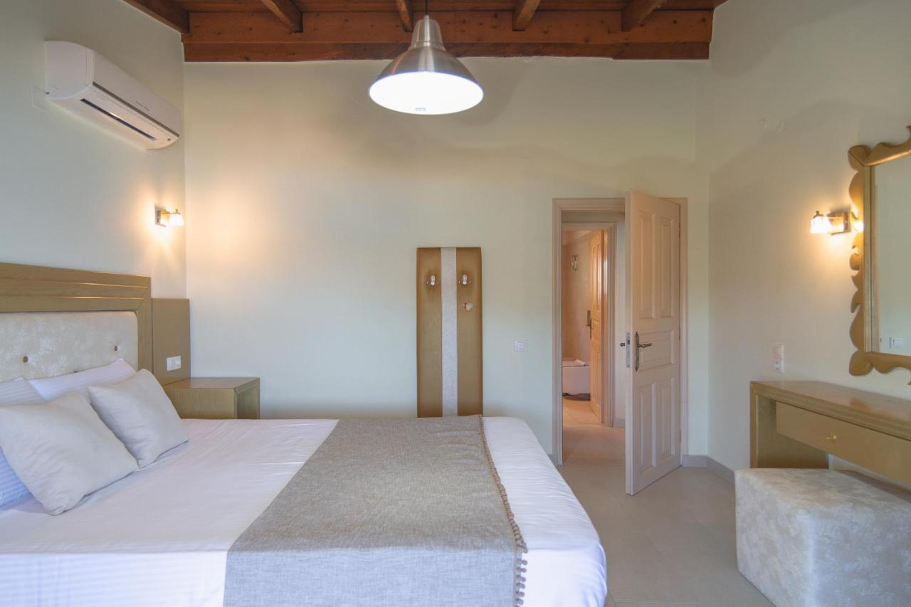 Villa Theodora View Apartments Afroditi Agios Georgios Pagon Bagian luar foto